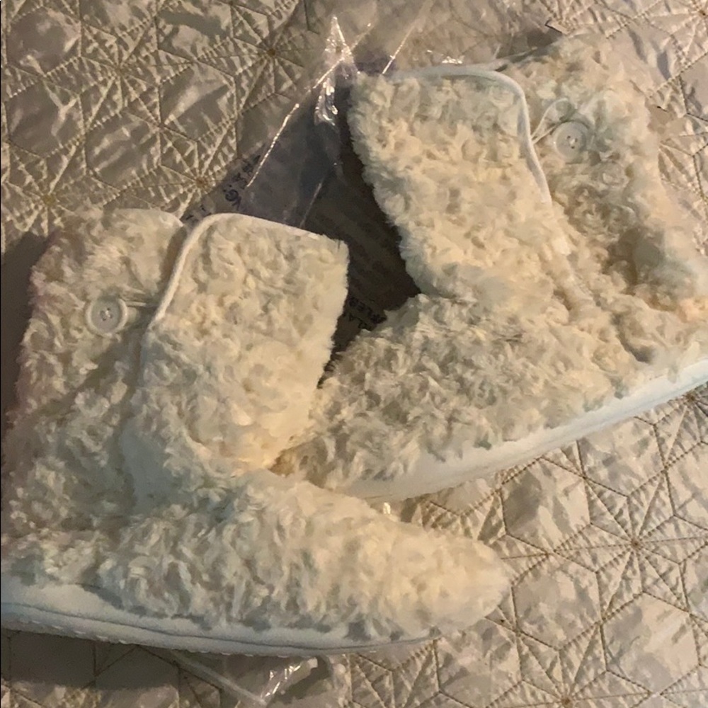 booties - soft creamy white - mid calf New in bag - Picture 2 of 4